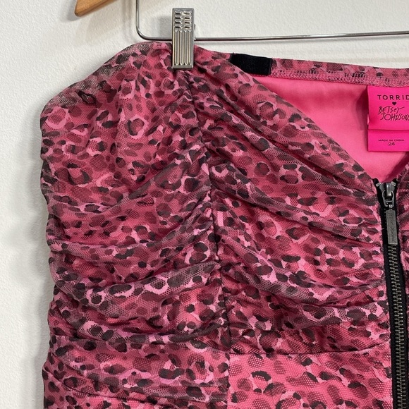 Elegant Pink Strapless Dress - Picture 6 of 16